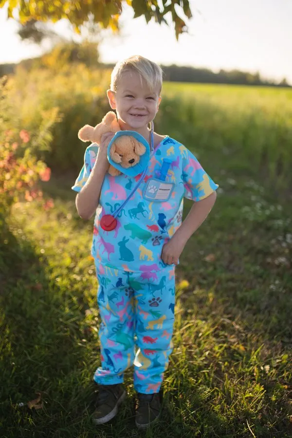Great Pretenders Veterinarian Scrubs with Accessories