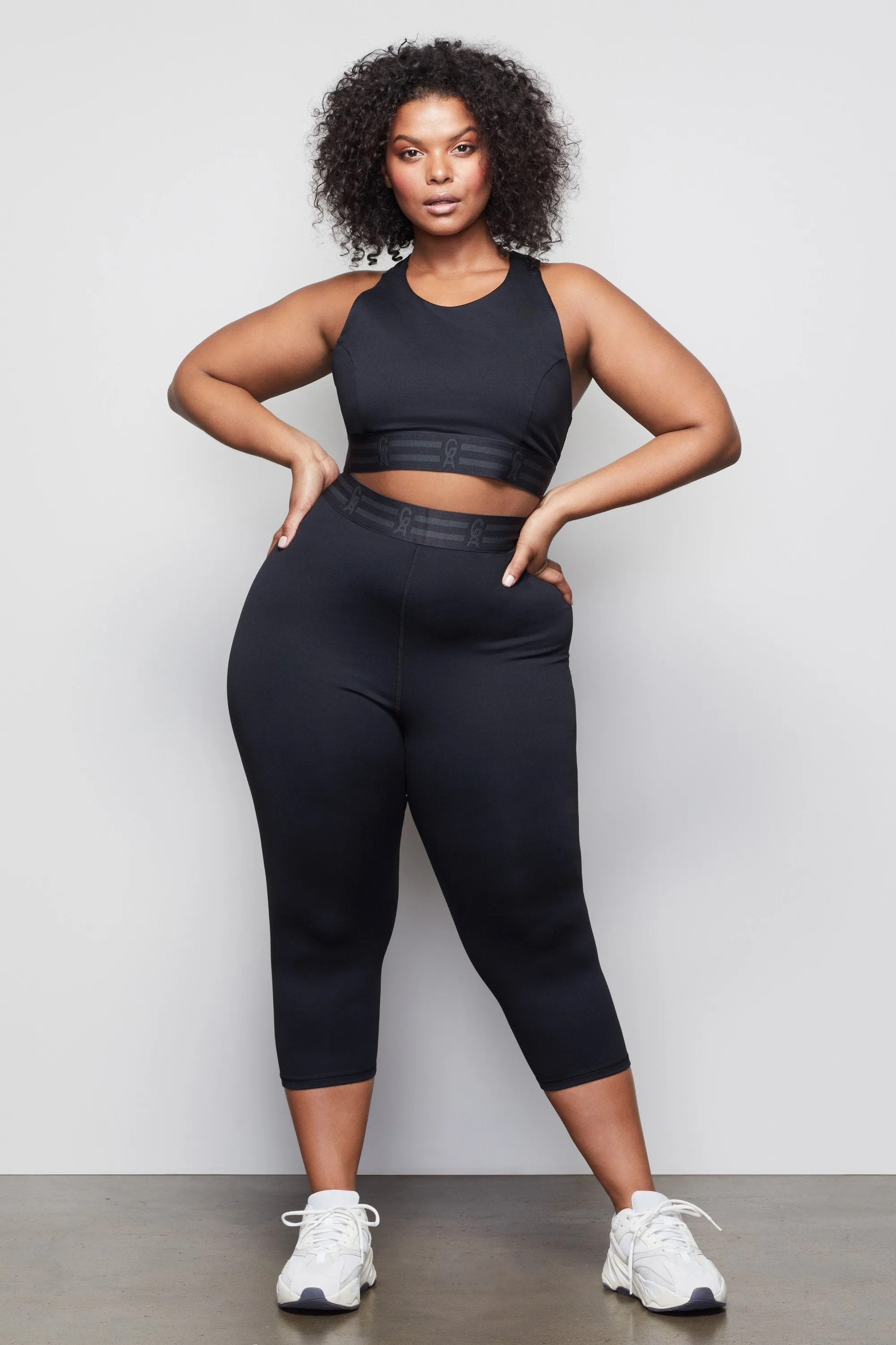 THE ICON CAPRI LEGGING | BLACK001