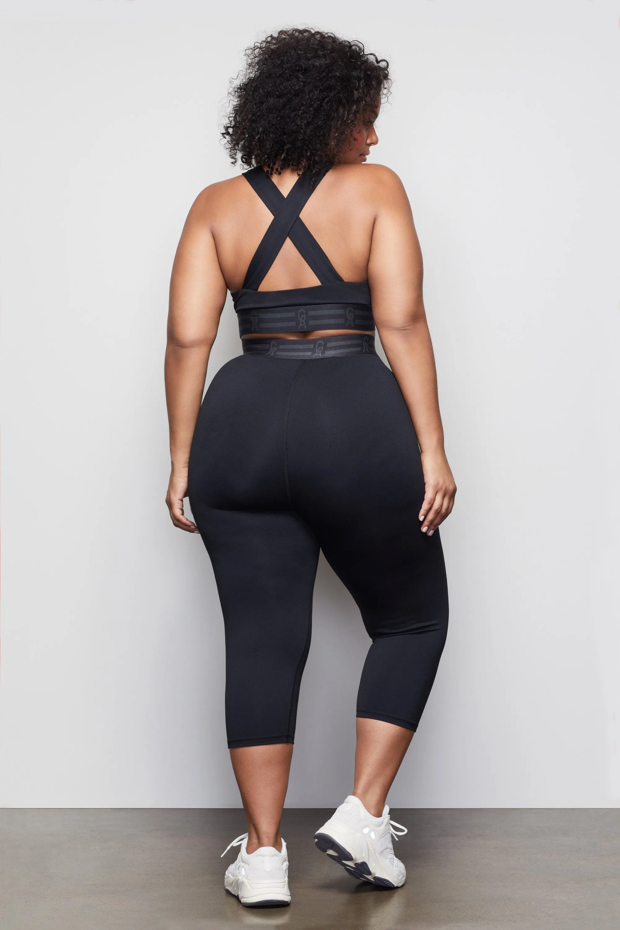 THE ICON CAPRI LEGGING | BLACK001